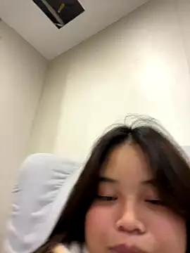 Snapshot of noe-00 chatting on November 8, 4:12 am noe-00 online show from November 8, 4:12 am