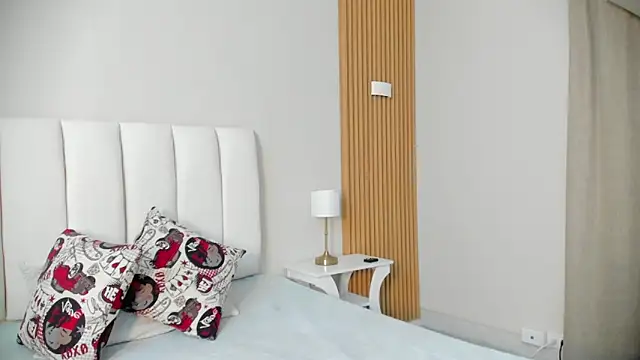 Snapshot of FireGuy_99 chatting on October 22, 1:33 pm FireGuy 99 online show from October 22, 1:33 pm