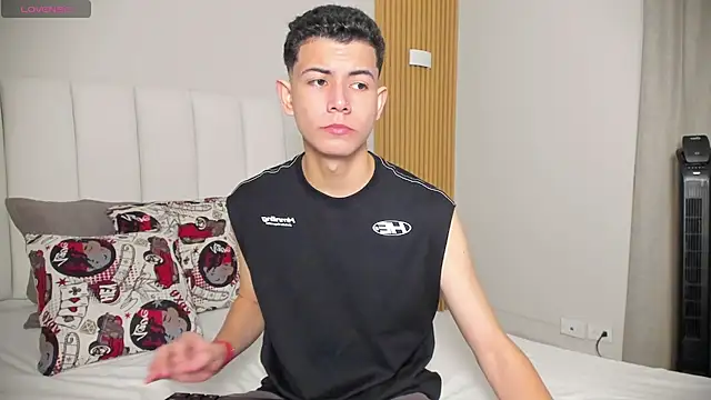 Snapshot of FireGuy_99 chatting on November 20, 1:11 pm FireGuy 99 online show from November 20, 1:11 pm