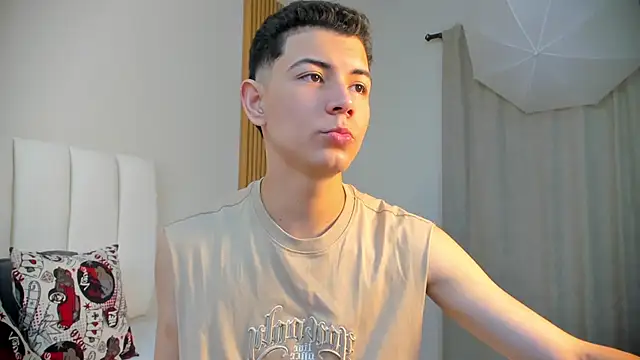 Snapshot of FireGuy_99 chatting on November 30, 1:37 pm FireGuy 99 online show from November 30, 1:37 pm