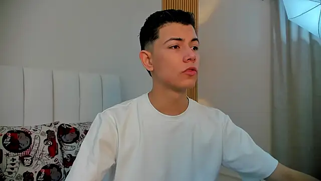 Snapshot of FireGuy_99 chatting on December 3, 12:47 pm FireGuy 99 online show from December 3, 12:47 pm