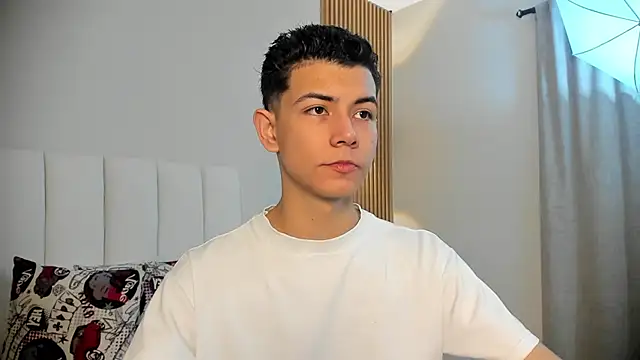 Snapshot of FireGuy_99 chatting on December 4, 12:47 pm FireGuy 99 online show from December 4, 12:47 pm