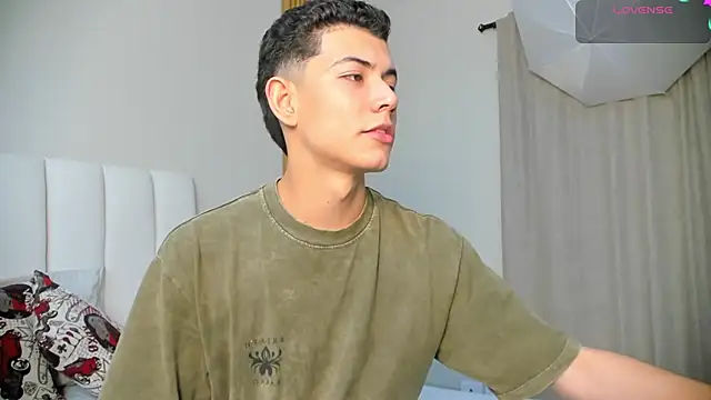 Snapshot of FireGuy_99 chatting on December 14, 3:12 am FireGuy 99 online show from December 14, 3:12 am