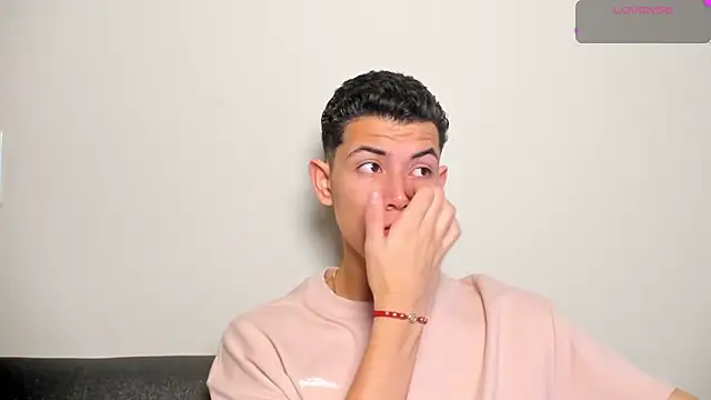 Snapshot of FireGuy_99 chatting on December 16, 12:43 pm FireGuy 99 online show from December 16, 12:43 pm