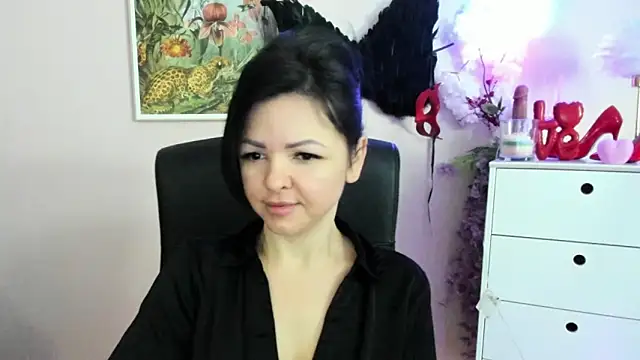 Snapshot of Mollybloom40 chatting on March 10, 7:24 am Mollybloom40 online show from March 10, 7:24 am