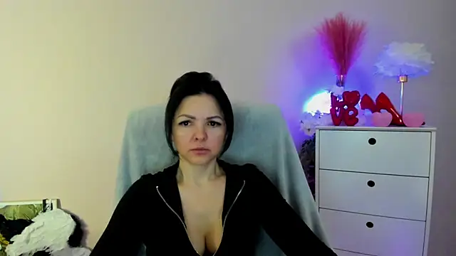 Snapshot of Mollybloom40 chatting on March 25, 7:36 am Mollybloom40 online show from March 25, 7:36 am