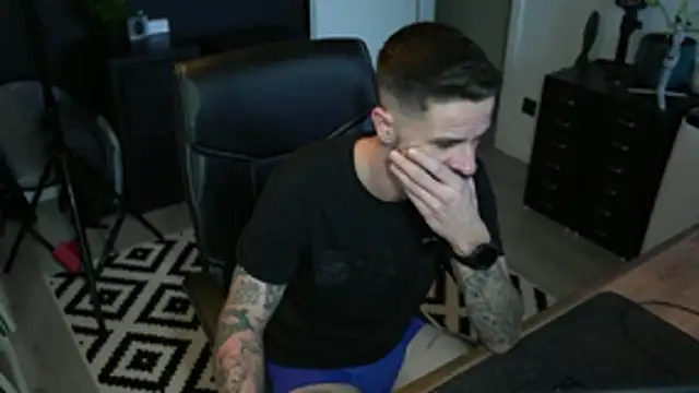 monsieurguitsxxx online show from January 7, 11:23 am