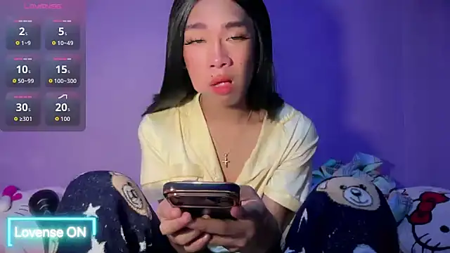 Snapshot of Yourasianbabyemma chatting on April 21, 11:40 pm Yourasianbabyemma online show from April 21, 11:40 pm