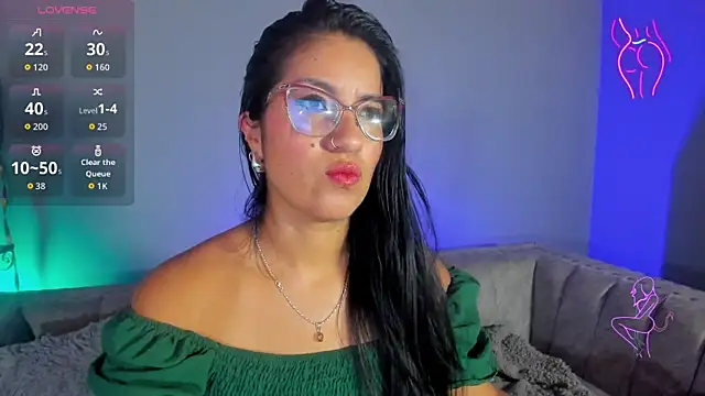 Snapshot of charlhot_ chatting on November 18, 12:42 pm charlhot online show from November 18, 12:42 pm