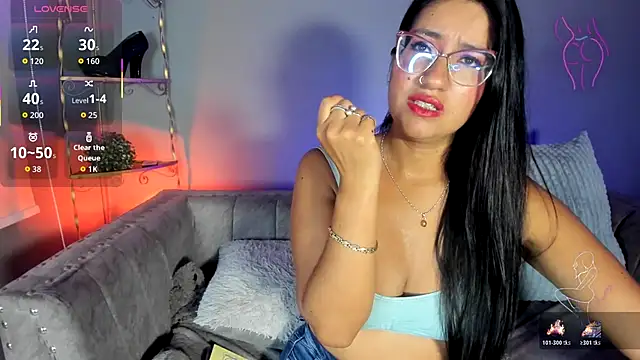 Snapshot of charlhot_ chatting on November 19, 1:11 pm charlhot online show from November 19, 1:11 pm