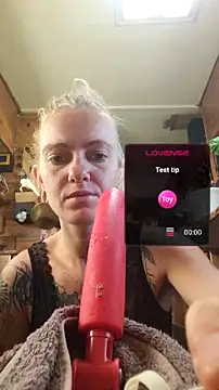 Snapshot of DeesseLilli chatting on July 22, 11:35 am DeesseLilli online show from July 22, 11:35 am