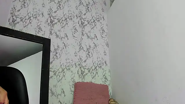 Snapshot of kataleyaAlenan chatting on December 2, 1:50 pm kataleyaAlenan online show from December 2, 1:50 pm