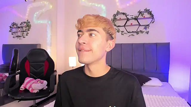 JustinCastiblanco online show from October 20, 11:32 am