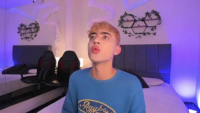 JustinCastiblanco online show from November 1, 11:23 am