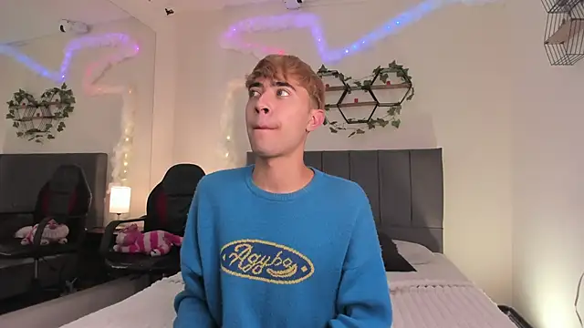 JustinCastiblanco online show from November 21, 11:20 am