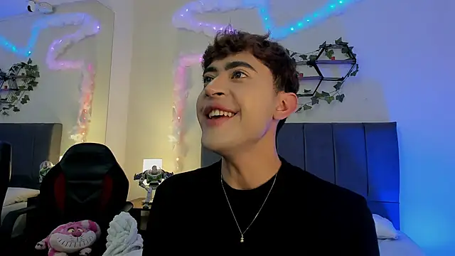 JustinCastiblanco online show from January 15, 11:15 am