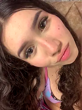 Snapshot of SsexCouplee chatting on November 13, 5:01 pm SsexCouplee online show from November 13, 5:01 pm