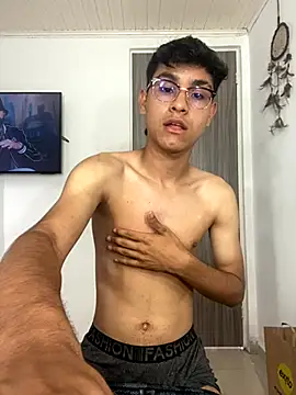 Muchachito18 online show from January 6, 6:55 pm