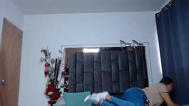 Snapshot of Salmma_Milf chatting on February 20, 11:54 am Salmma Milf online show from February 20, 11:54 am