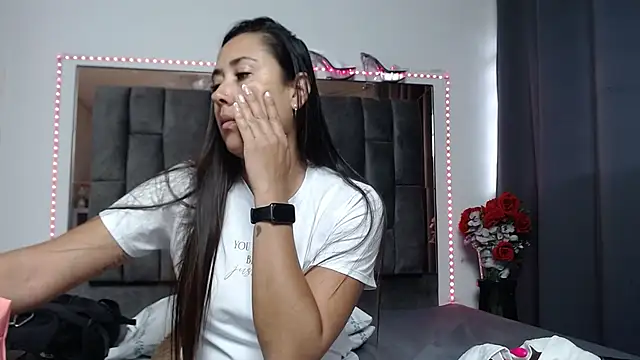 Snapshot of Salmma_Milf chatting on March 26, 11:38 am Salmma Milf online show from March 26, 11:38 am