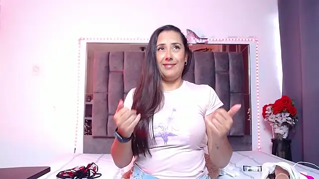Snapshot of Salmma_Milf chatting on March 31, 11:54 am Salmma Milf online show from March 31, 11:54 am