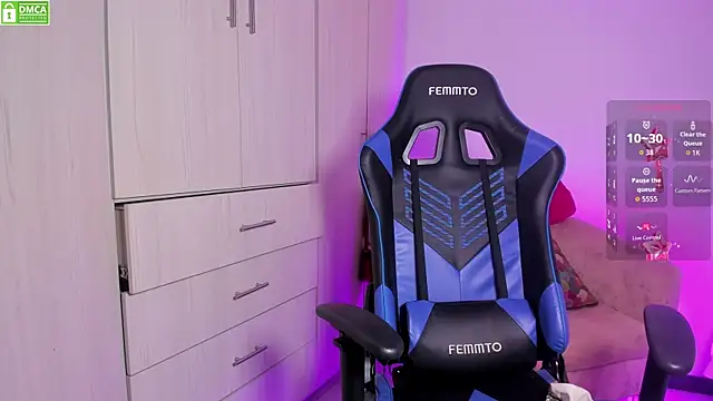 Bluepaula online show from November 20, 1:55 pm