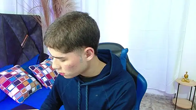 Snapshot of Mattass18 chatting on November 6, 1:45 pm Mattass18 online show from November 6, 1:45 pm