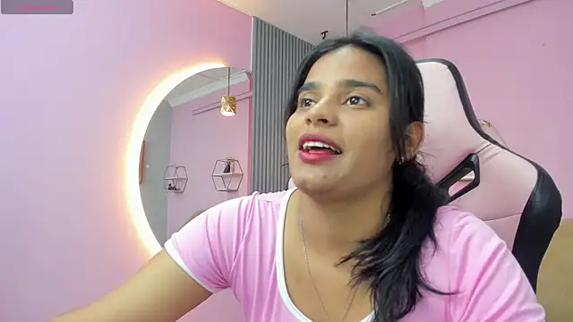 Snapshot of jazmin_lovee chatting on October 21, 2:51 pm jazmin lovee online show from October 21, 2:51 pm