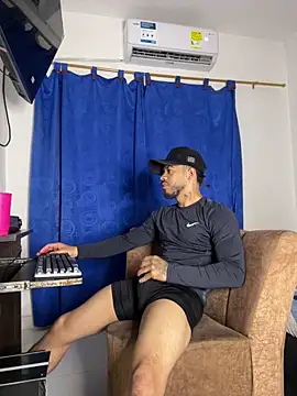 Kylian Alessandro online show from December 15, 9:46 am