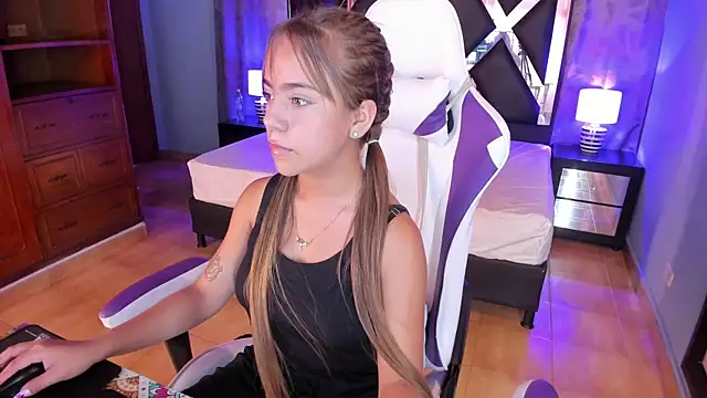 Lily CuteBoobs online show from October 15, 6:08 pm