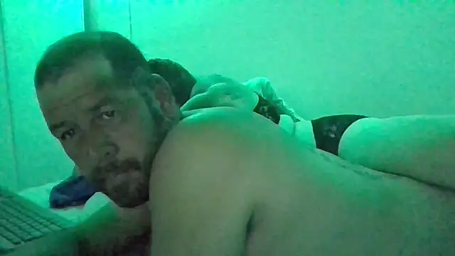 Snapshot of tonyxxx08 chatting on October 28, 5:44 am tonyxxx08 online show from October 28, 5:44 am