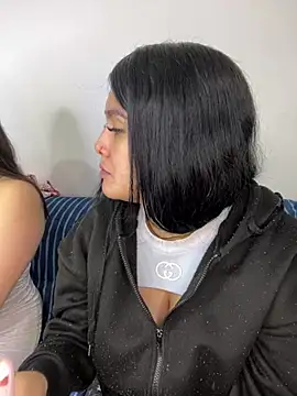 Snapshot of Mellani_luod chatting on June 17, 3:42 am Mellani luod online show from June 17, 3:42 am
