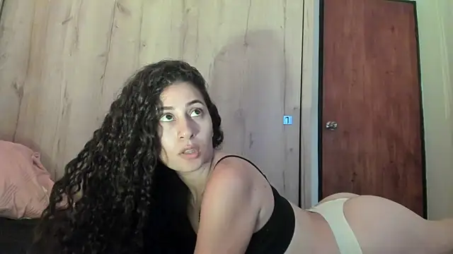 Snapshot of fernanda317 chatting on March 28, 3:22 pm fernanda317 online show from March 28, 3:22 pm