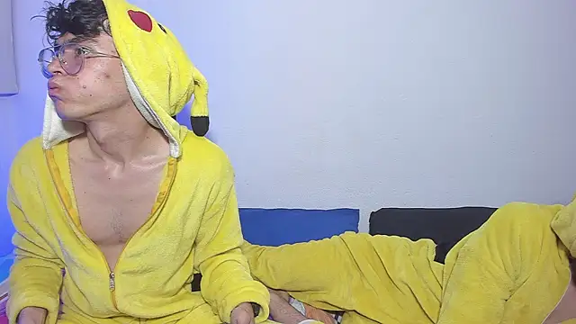 Snapshot of dani_angel_dark chatting on October 28, 12:14 am dani angel dark online show from October 28, 12:14 am