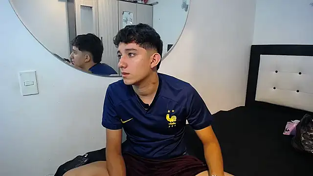 Snapshot of Dravith_Valery chatting on December 3, 4:31 am Dravith Valery online show from December 3, 4:31 am