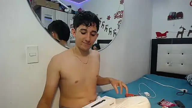 Snapshot of Dravith_Valery chatting on December 14, 2:06 am Dravith Valery online show from December 14, 2:06 am