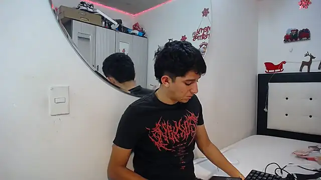 Snapshot of Dravith_Valery chatting on December 16, 4:28 am Dravith Valery online show from December 16, 4:28 am