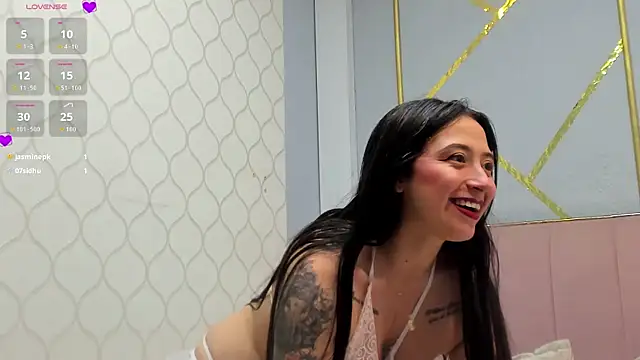 JuliethCruz  online show from May 25, 7:09 pm