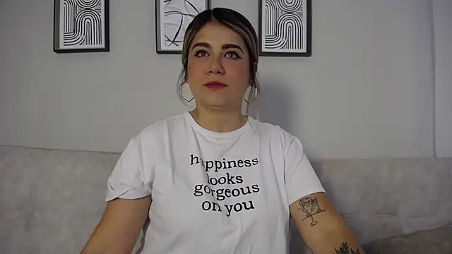 Sweet Bella Valery online show from November 29, 8:23 pm