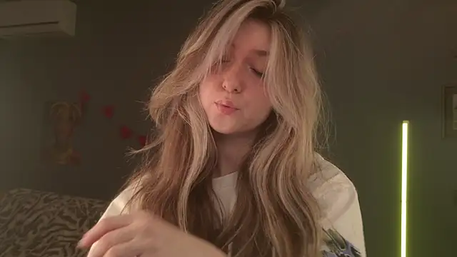 BellaSink online show from April 15, 6:09 am