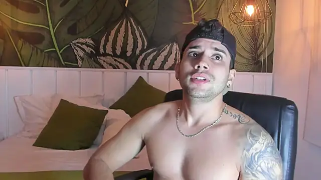 Mike montoya01 online show from November 14, 4:33 am