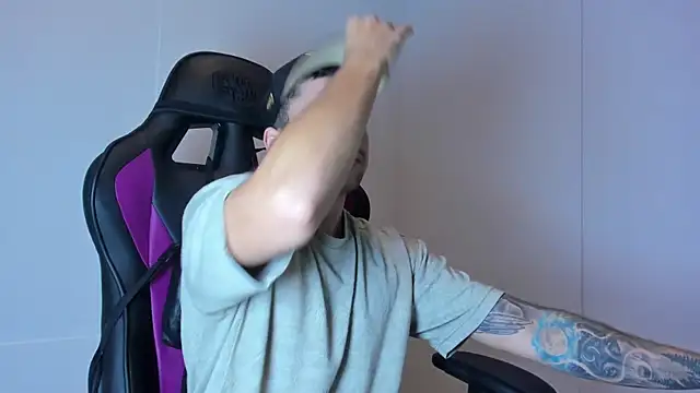 Mike montoya01 online show from December 5, 12:25 pm