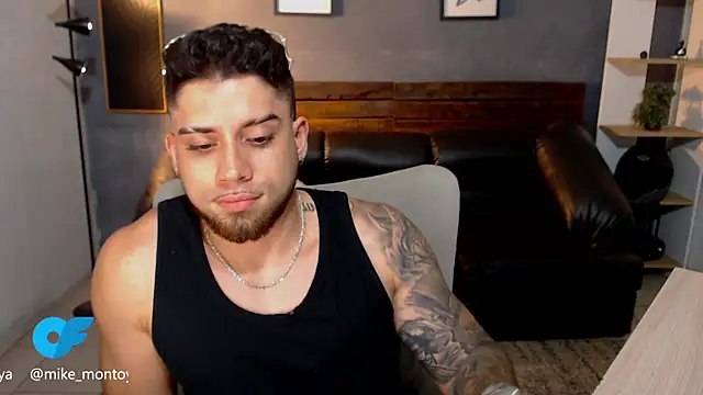 Snapshot of Mike_montoya01 chatting on July 11, 2:14 am Mike montoya01 online show from July 11, 2:14 am