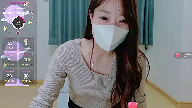 Snapshot of TSUKI_circle chatting on October 24, 2:35 pm TSUKI circle online show from October 24, 2:35 pm