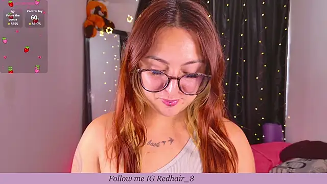 Snapshot of Rhosynn chatting on October 22, 8:41 pm Rhosynn online show from October 22, 8:41 pm