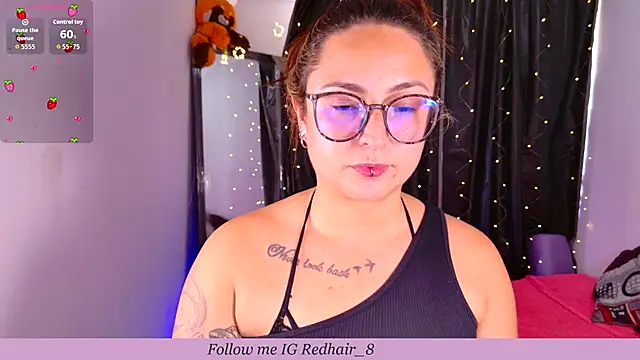 Snapshot of Rhosynn chatting on October 24, 8:27 pm Rhosynn online show from October 24, 8:27 pm