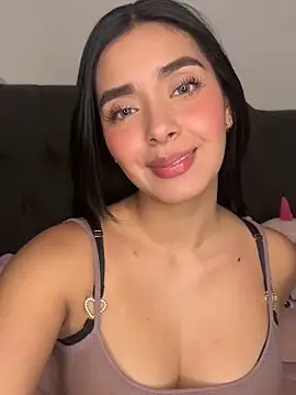 Snapshot of MiaSofia__ chatting on December 17, 5:13 am MiaSofia online show from December 17, 5:13 am