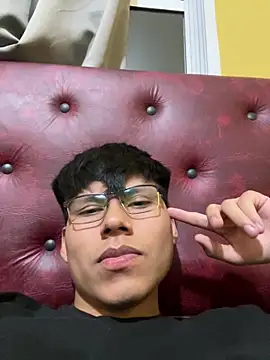 Snapshot of itrieddick chatting on November 21, 2:32 am itrieddick online show from November 21, 2:32 am