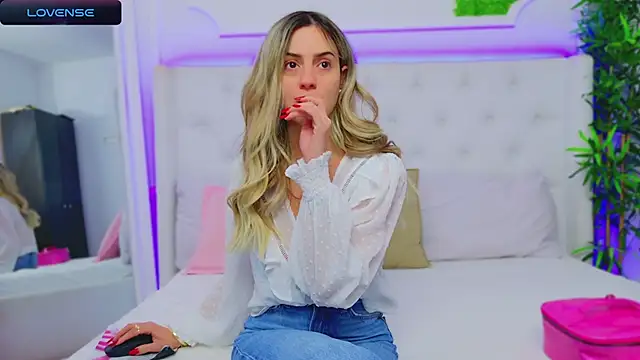 AriannaSins online show from December 21, 1:53 pm
