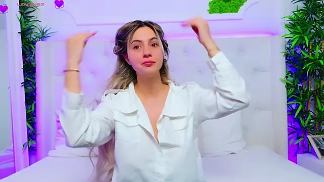 AriannaSins online show from December 4, 1:31 pm